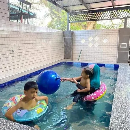 Homestay Idaman Private Pool Mslim Kuala Kangsar Exterior photo