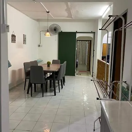 Homestay Idaman Private Pool Mslim Kuala Kangsar Exterior photo