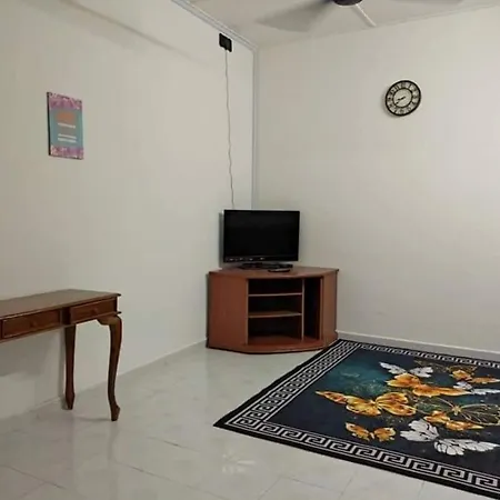 Homestay Idaman Private Pool Mslim Kuala Kangsar Exterior photo
